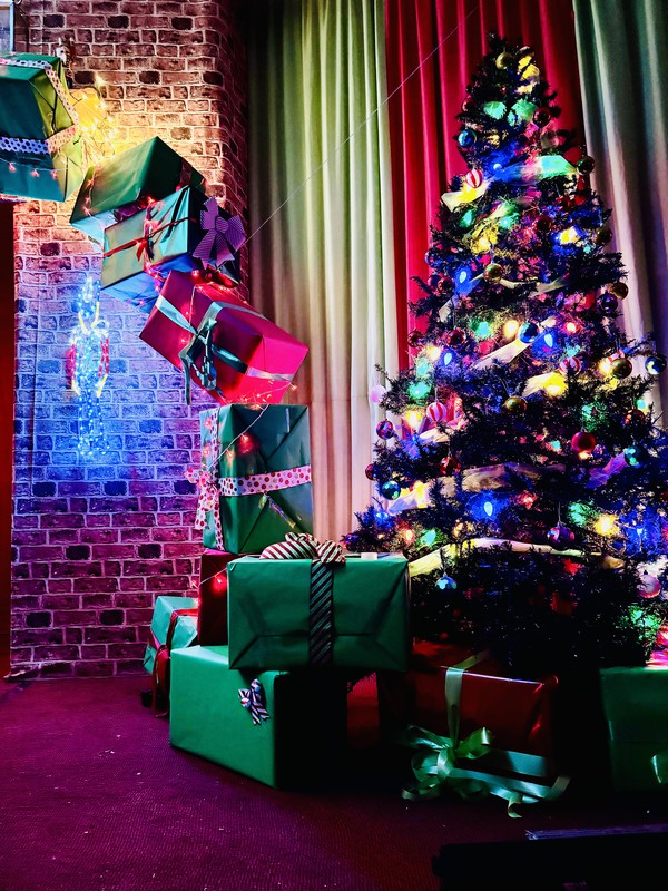 Large Christmas tree Large Christmas tree