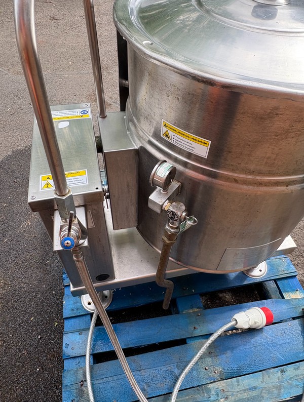 76 Litre Electric Tilting Kettle 76 Litre Electric Tilting Kettle