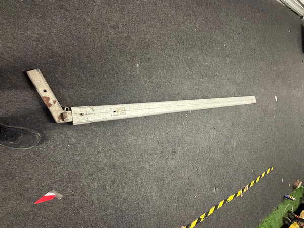 Framed marquee 4 channel legs