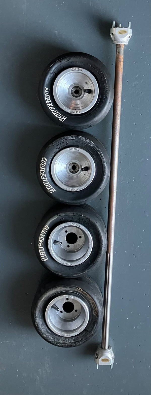 4x Kart tyres and axle