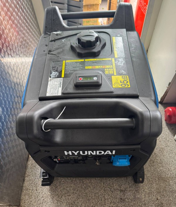 Catering van with generator