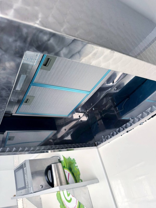 Catering van with ventilation Catering van with ventilation