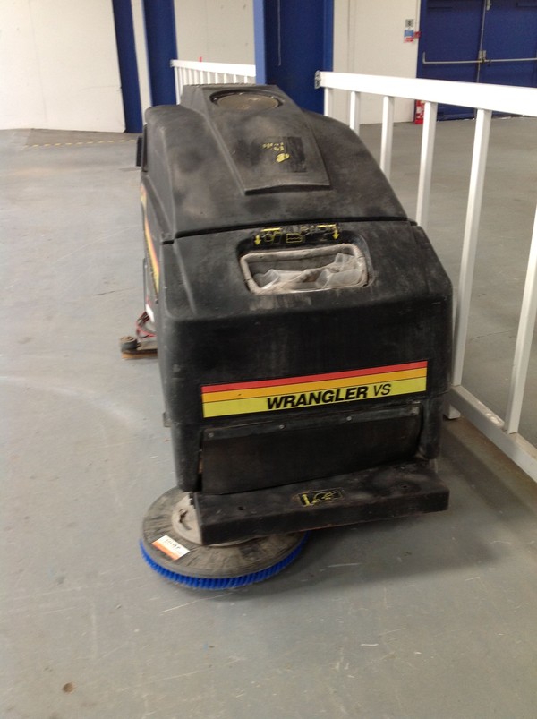 Buy Used Wrangler 33 Rotary Scrubber Dryer Buy Used Wrangler 33 Rotary Scrubber Dryer