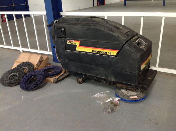Wrangler 33 Rotary Scrubber Dryer Wrangler 33 Rotary Scrubber Dryer