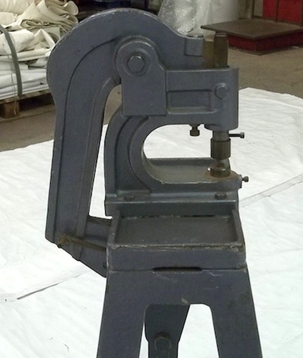 eyelet machine for sale
