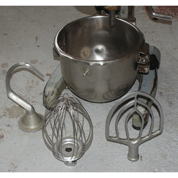 Commercial Food Mixer With 3 Attachments