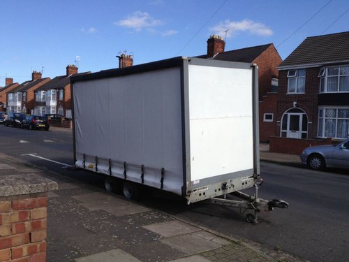 Curtain side trailer Curtain side trailer