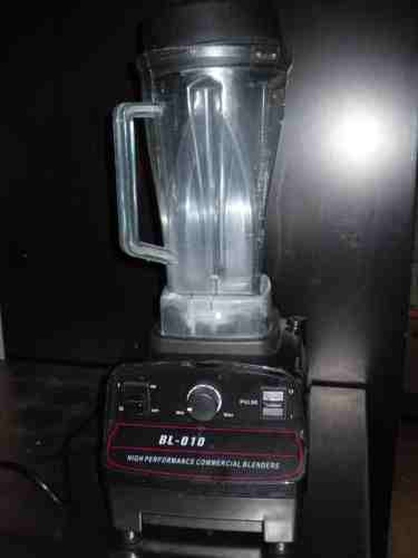 Secondhand Catering Equipment Juicers and Smoothie Makers Frappe