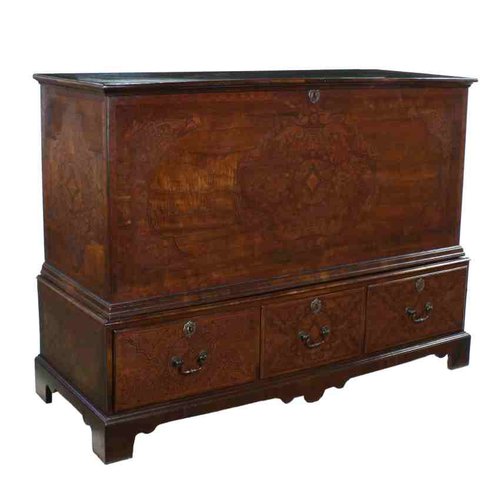 Walnut Coffer Walnut Coffer