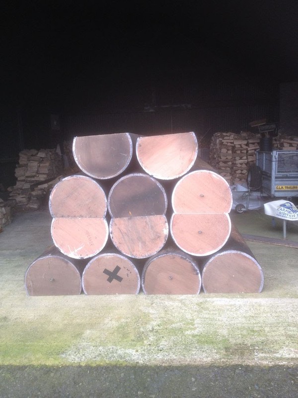 Tree theatre pillars