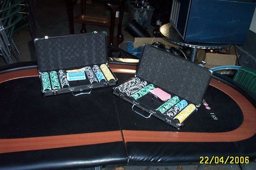 2x Redtooth Poker Tables and Cases 2x Redtooth Poker Tables and Cases