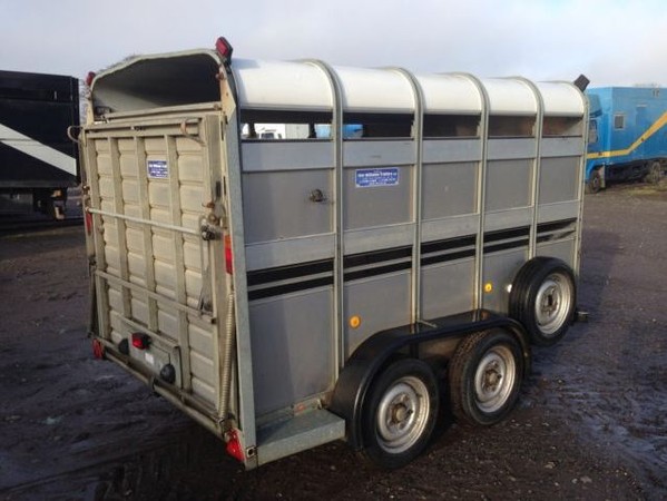 Ifor Williams 10ft twin axle livestock trailer