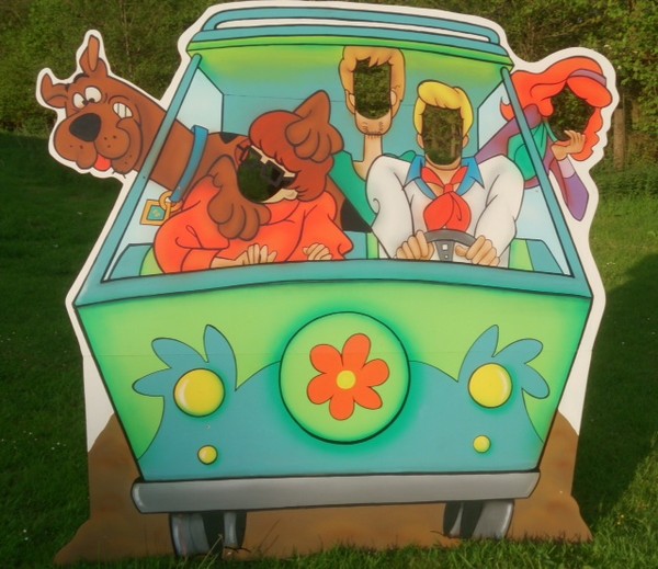 scooby doo mystery machine Peep through boards