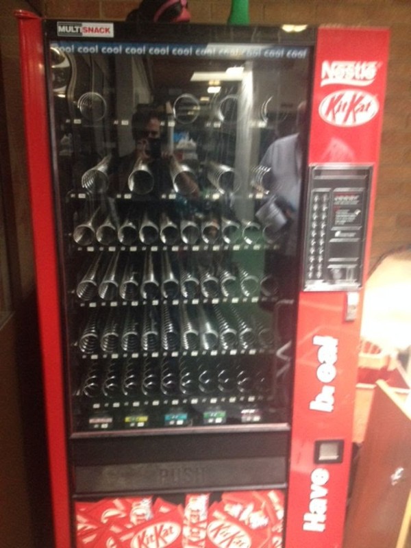 Buy Used Kit Kat Vending Machine