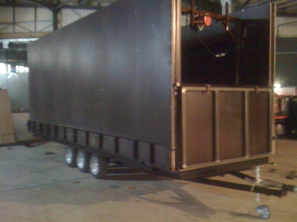 Folding floor and 20ft Tri Axel Trailer for sale