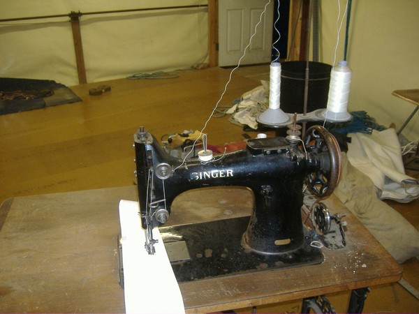 Heavy weight canvas stitching sewing machine