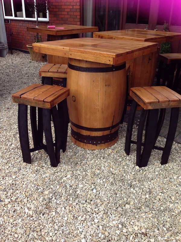 whisky barrel table and chairs