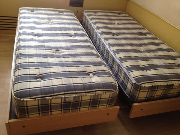 Second hand hotel beds