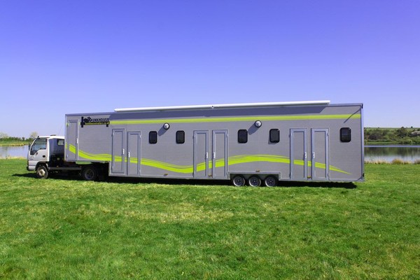 Crew accommodation trailer