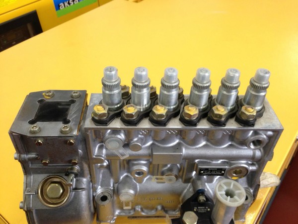 Bosch Injector pump 68215 00077 for sale
