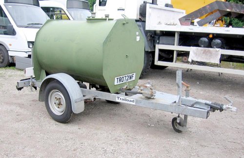 TRAILLOAD 250 GALLON HAND PUMP WATER BOWSER TRAILLOAD 250 GALLON HAND PUMP WATER BOWSER