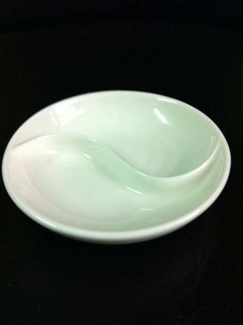 Divided Sauce Dish / Salt & Pepper Dish - London