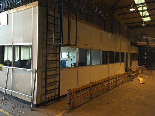 Portable office and mezzanine floor