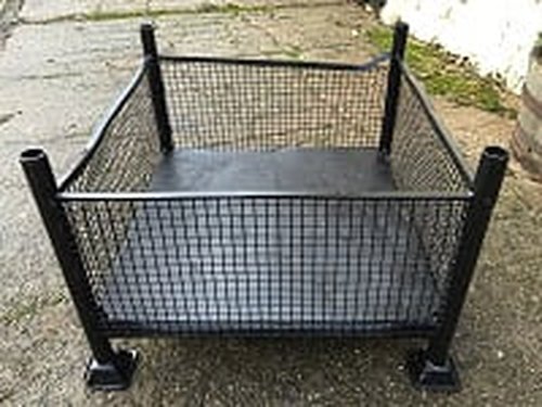 Stillage with mesh sides Stillage with mesh sides