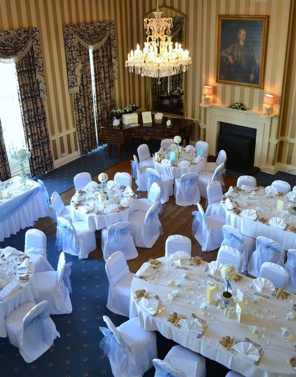 Quality Chair Covers, Sashes and Table Runners