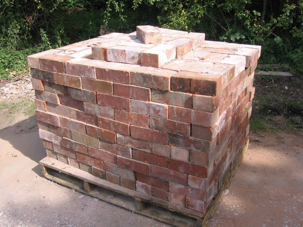 Wire Cut Reclaimed 1930's Red Bricks, pallet
