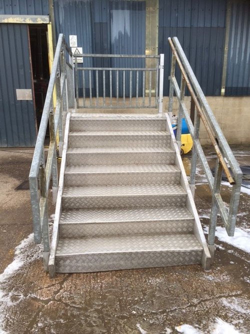 Aluminum Staircases and Platforms  Aluminum Staircases and Platforms
