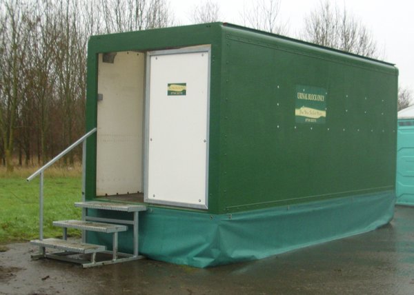 Large urinal trailer