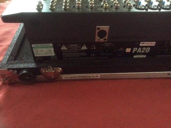 PA20 mixing desk