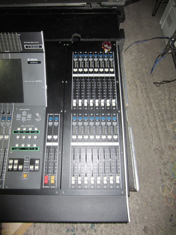 Yamaha M7CL Sound Desk with PW800w PSU