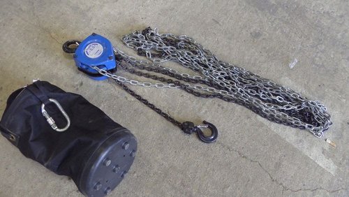 Tractel 0.5 tonne Manual Chain Hoists x 4 Tractel 0.5 tonne Manual Chain Hoists x 4