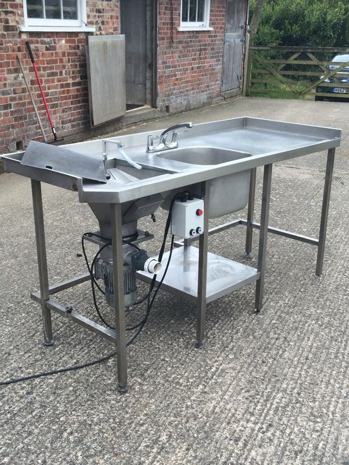 Sink Unit with Waste / Food Disposal Machine Sink Unit with Waste / Food Disposal Machine