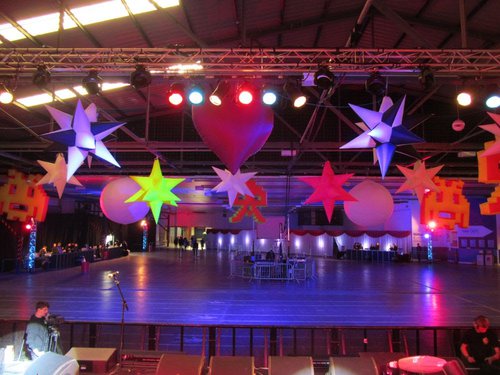 Inflatable roof props Inflatable roof props