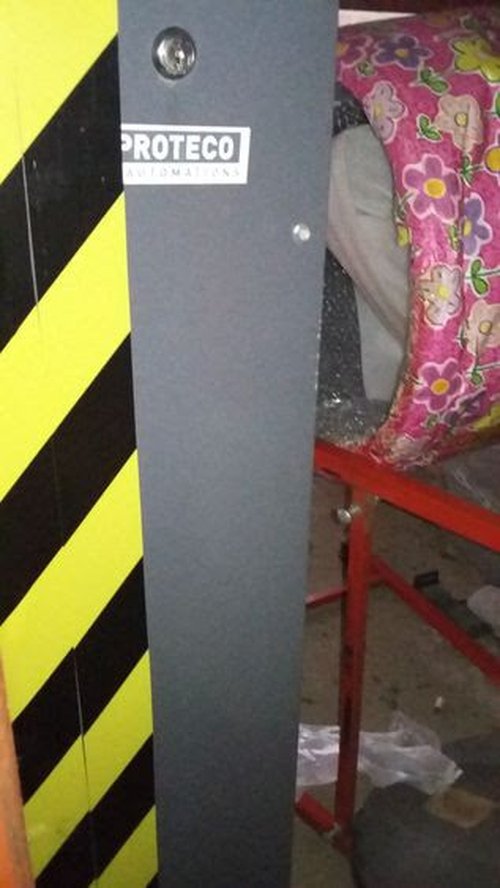 Entry / Exit Barrier Power Unit with Boom for 12 foot+ Opening Entry / Exit Barrier Power Unit with Boom for 12 foot+ Opening