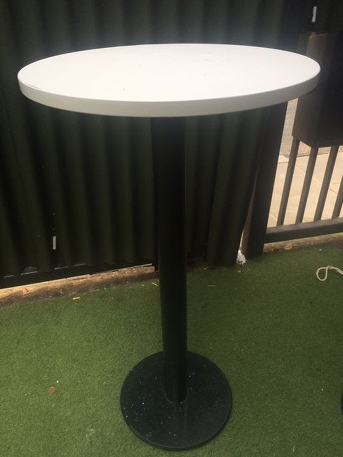 Secondhand Chairs and Tables Pub and Bar Furniture 2x White Solid