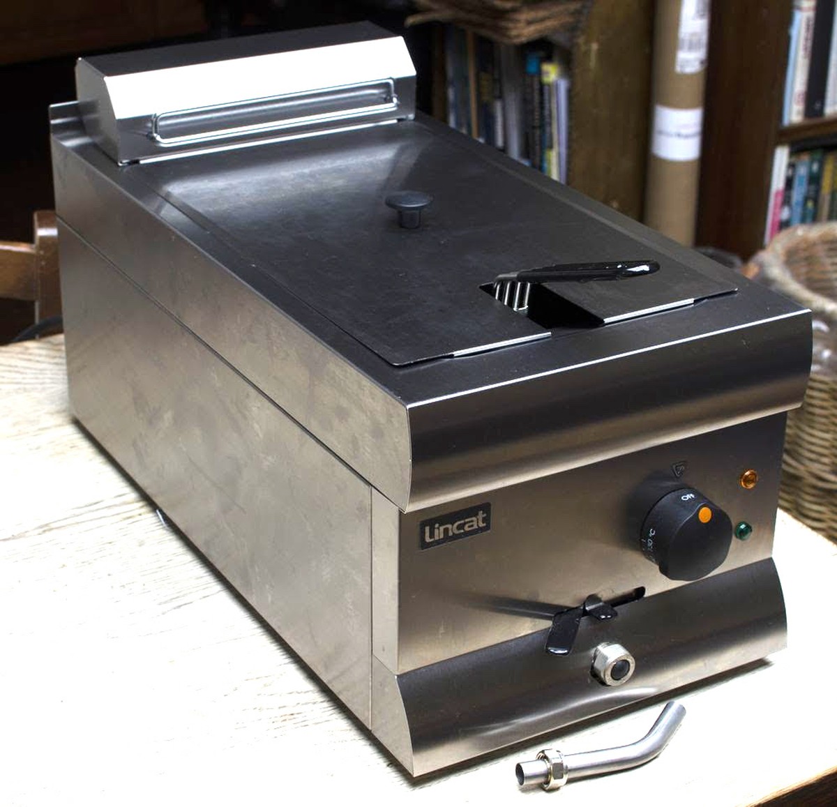 Secondhand Catering Equipment Electric Fryers Lincat DF33 Counter