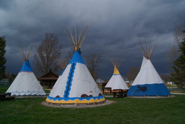 Majestic Canvas Yurts and Tipis Made to Order