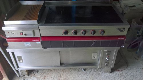 Ambassade hot cupboard with hot plate