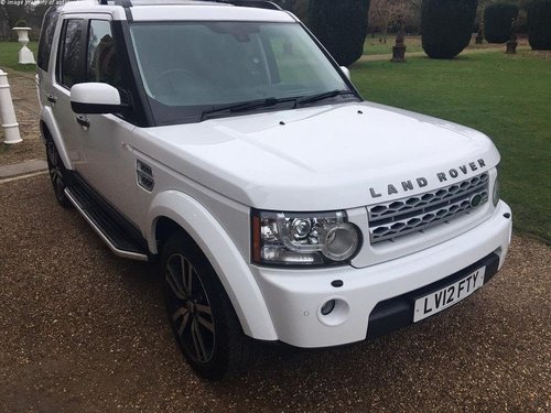 Land Rover Discovery 4 3.0 SD V6 HSE 5dr White Land Rover Discovery 4 3.0 SD V6 HSE 5dr White