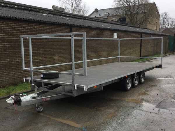 10 Bay Toilet Carrying Flatbed Trailer 10 Bay Toilet Carrying Flatbed Trailer