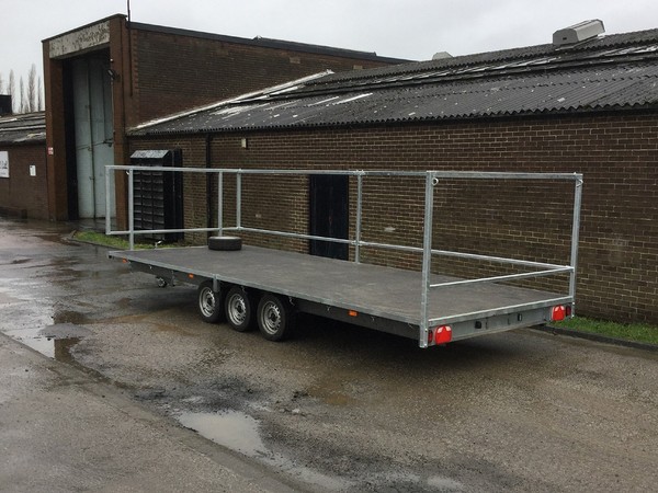 10 Bay Toilet Carrying Flatbed Trailer 10 Bay Toilet Carrying Flatbed Trailer