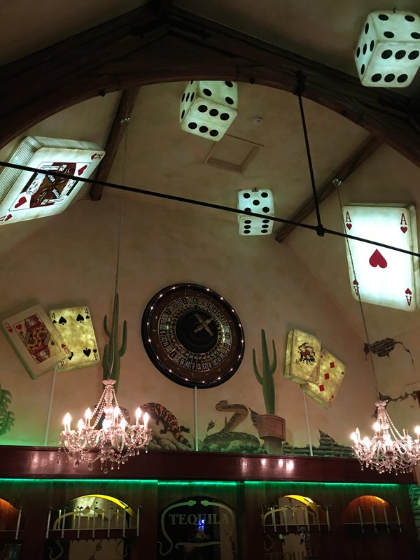 Illuminated decor playing cards