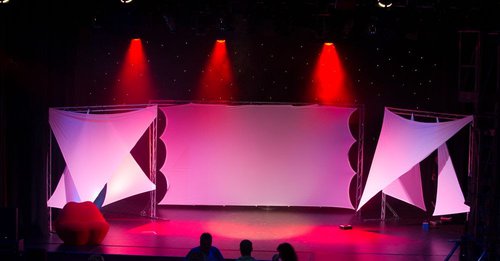 Stretchy Screens Stage Set Stretchy Screens Stage Set