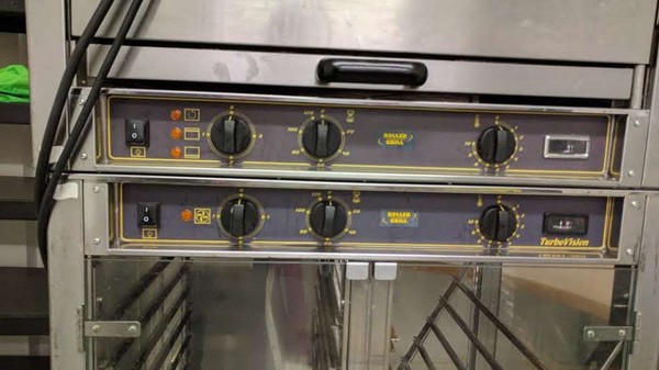 Nearly new three phase electric rotisserie oven