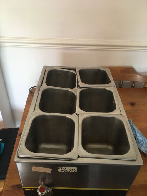 Buffalo Ban Marie Wet With Tap And 6 Pans With Lids Buffalo Ban Marie Wet With Tap And 6 Pans With Lids