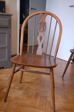 Set of 8 Ercol ‘Fleur-de-lis’ Mid-Century Dining Chairs